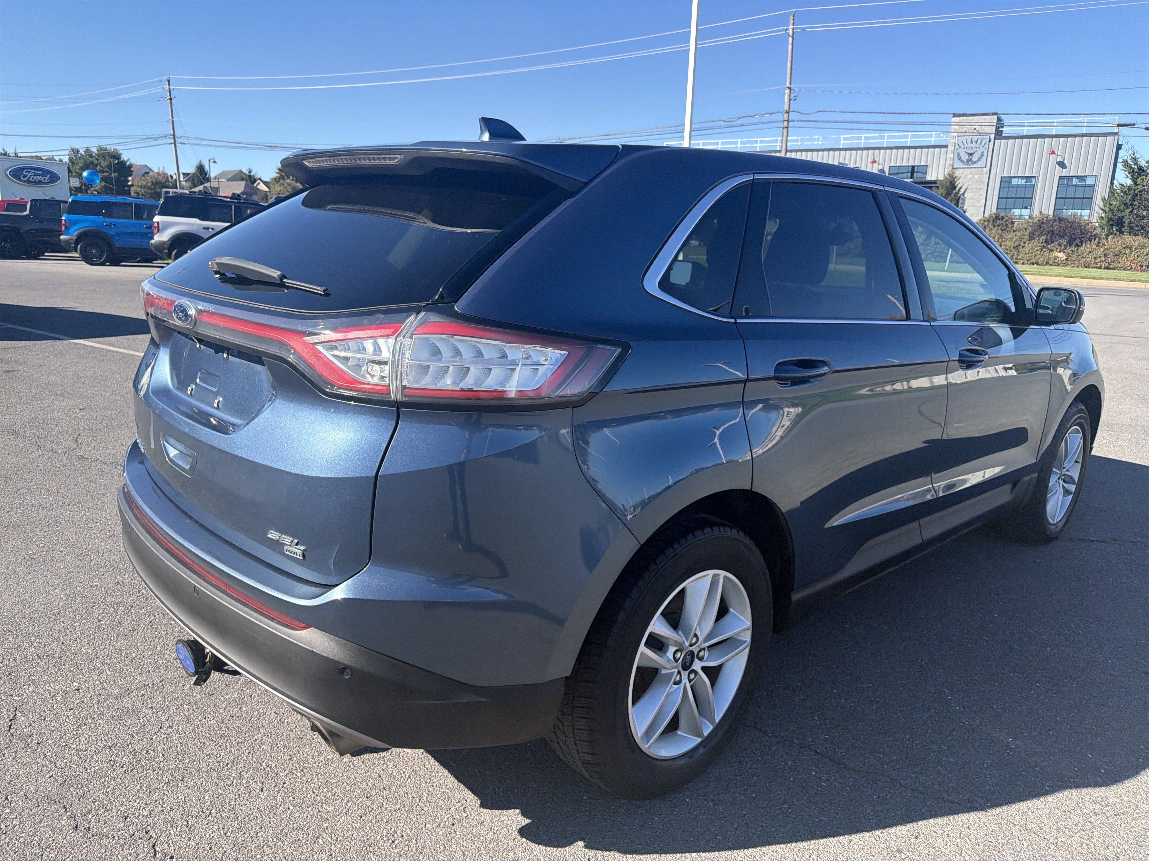 Used 2018 Ford Edge SEL w/ Equipment Group 201A AWD/4WD image 2