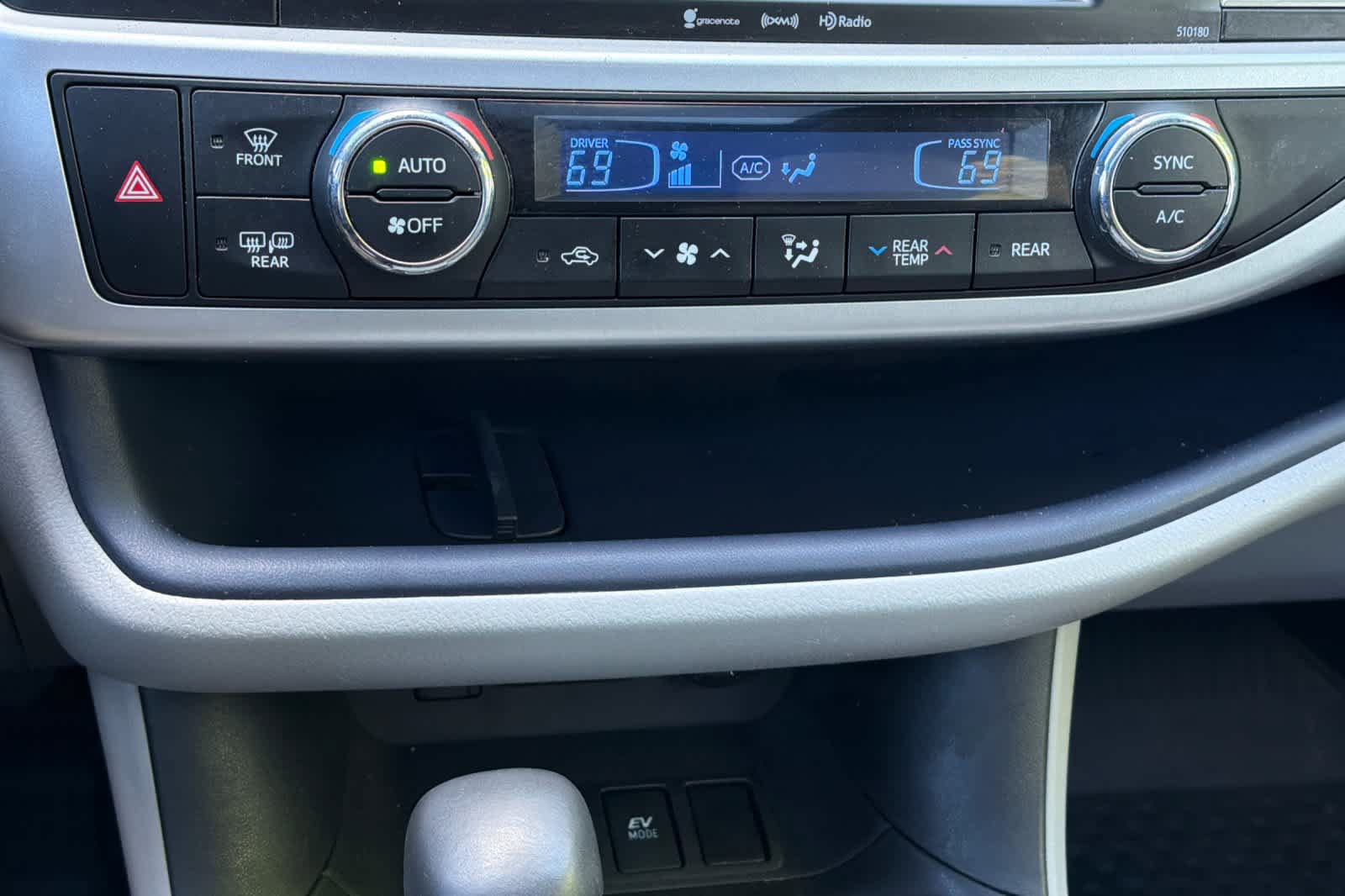 Used 2017 Toyota Highlander Limited AWD/4WD image 24