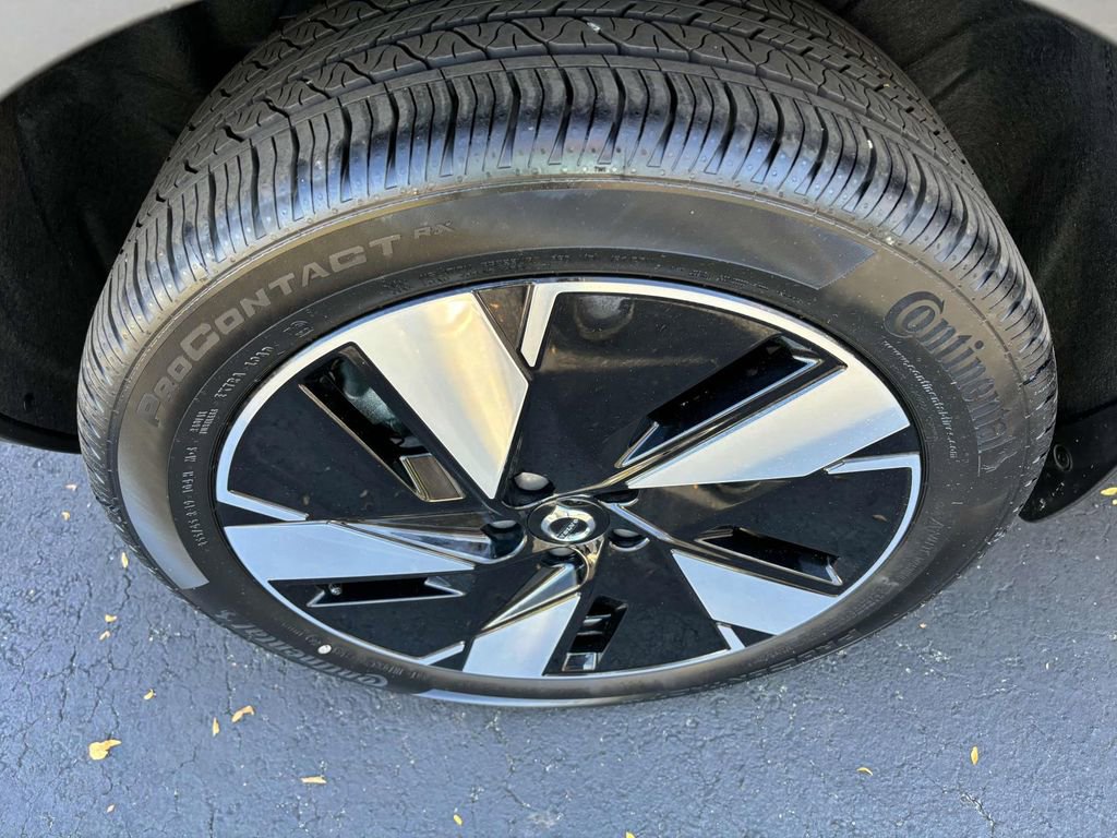 New 2024 Volvo XC40 Recharge Core w/ Protection Package Premier image 10