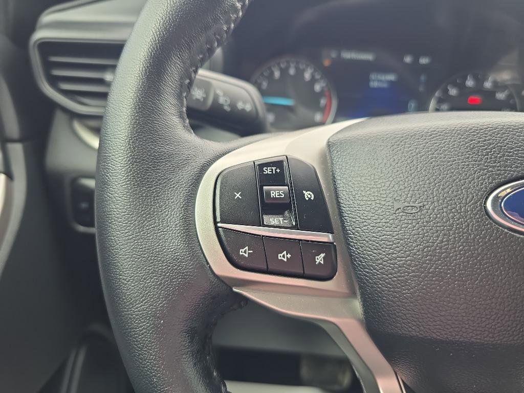 Used 2024 Ford Explorer XLT image 24
