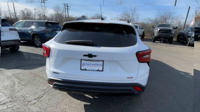 New 2026 Chevrolet Trax RS w/ Sunroof Package image 9