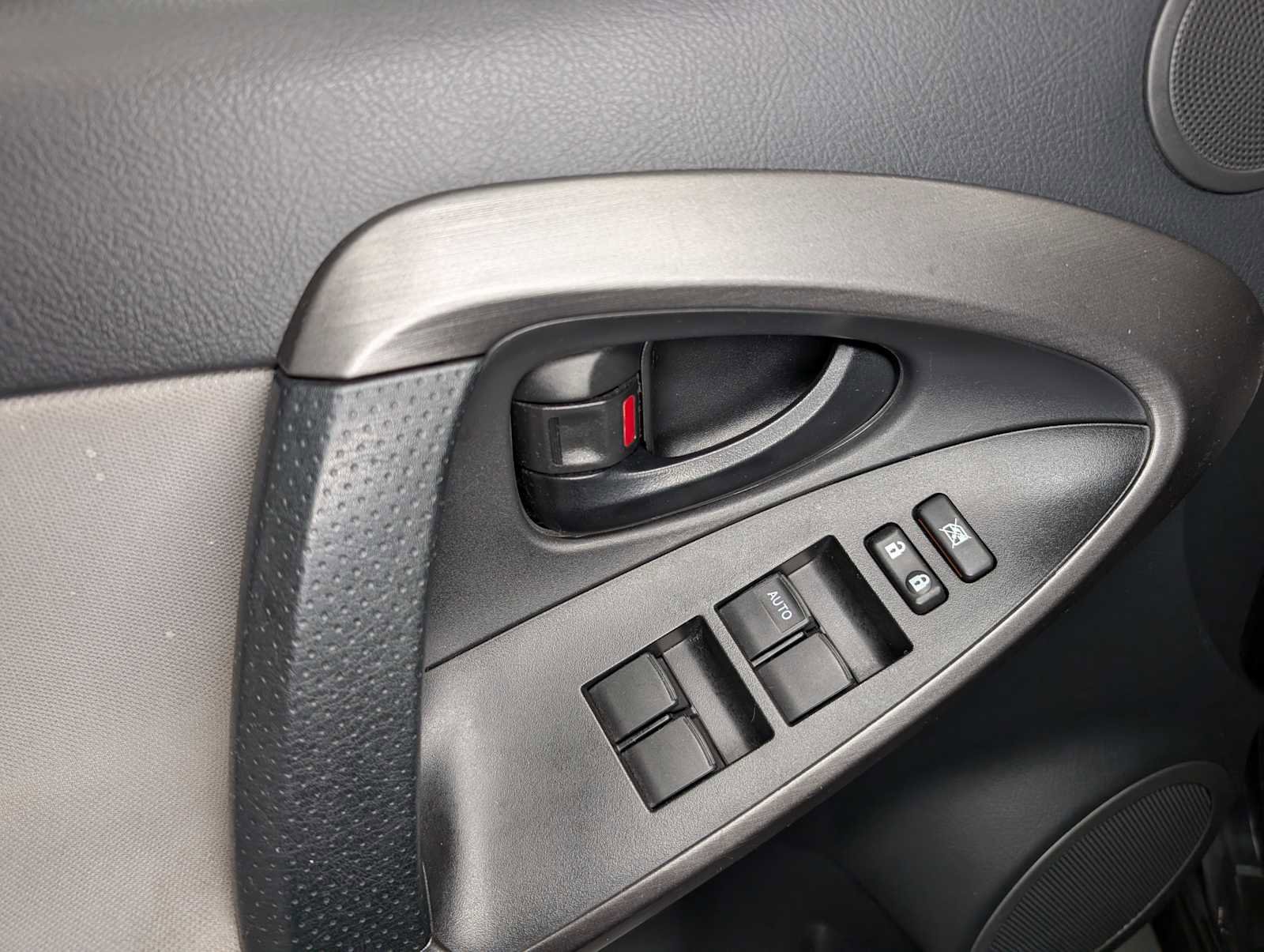 Used 2012 Toyota RAV4 4WD w/ Upgrade Value Pkg image 35