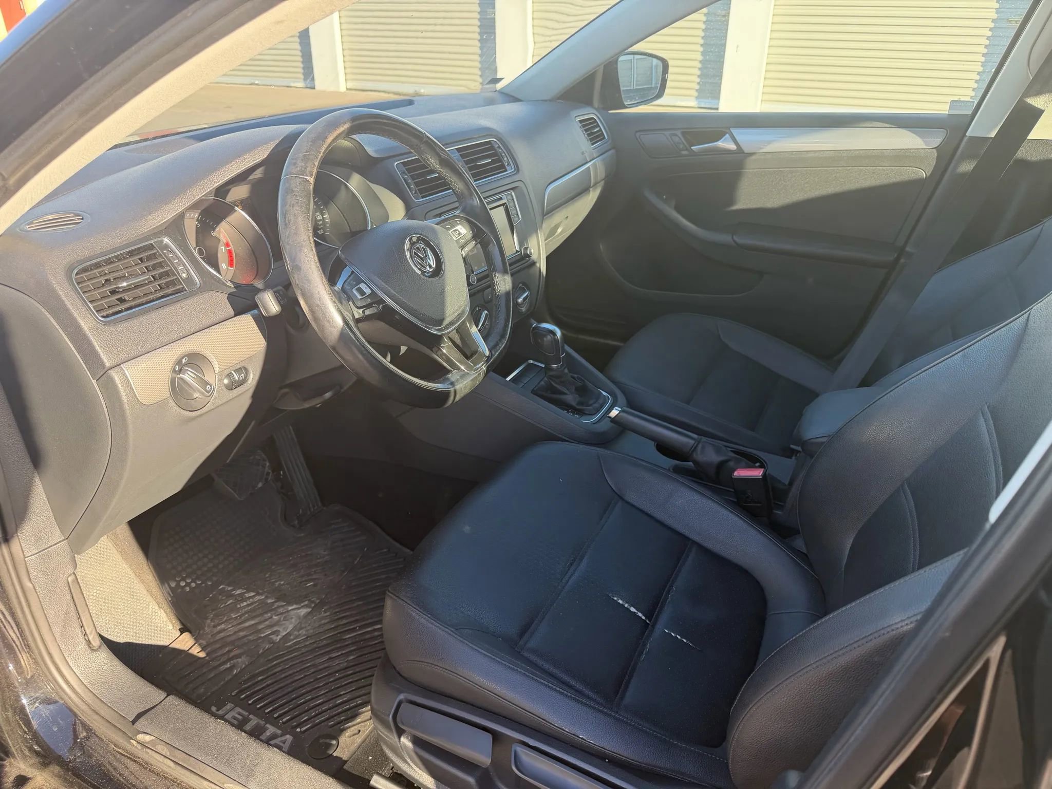 Used 2017 Volkswagen Jetta SE image 8