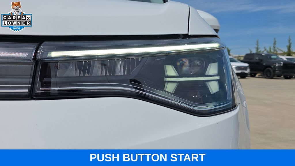 Used 2025 Volkswagen Taos SEL AWD/4WD image 9
