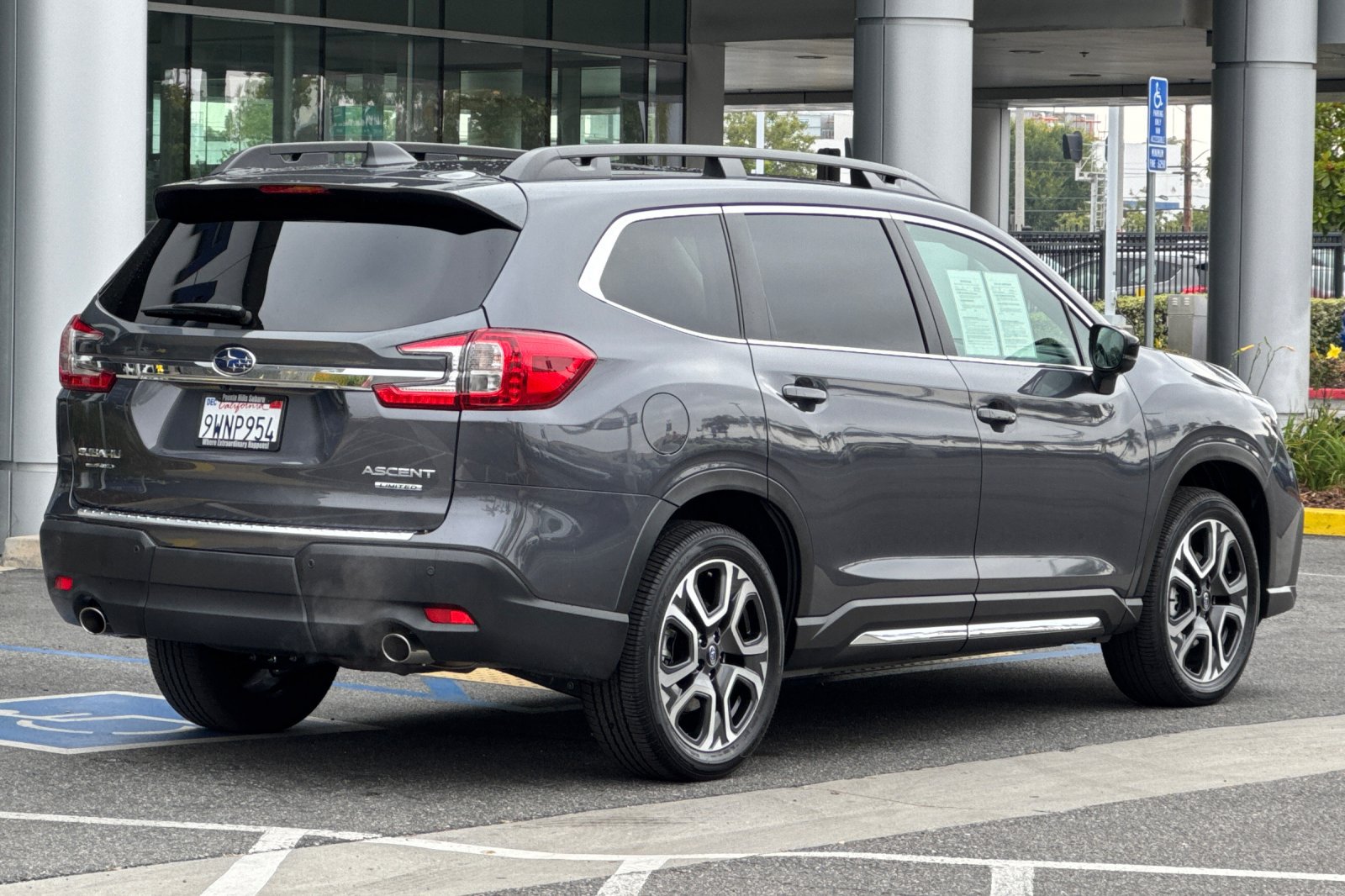 Used 2025 Subaru Ascent Limited AWD/4WD image 4