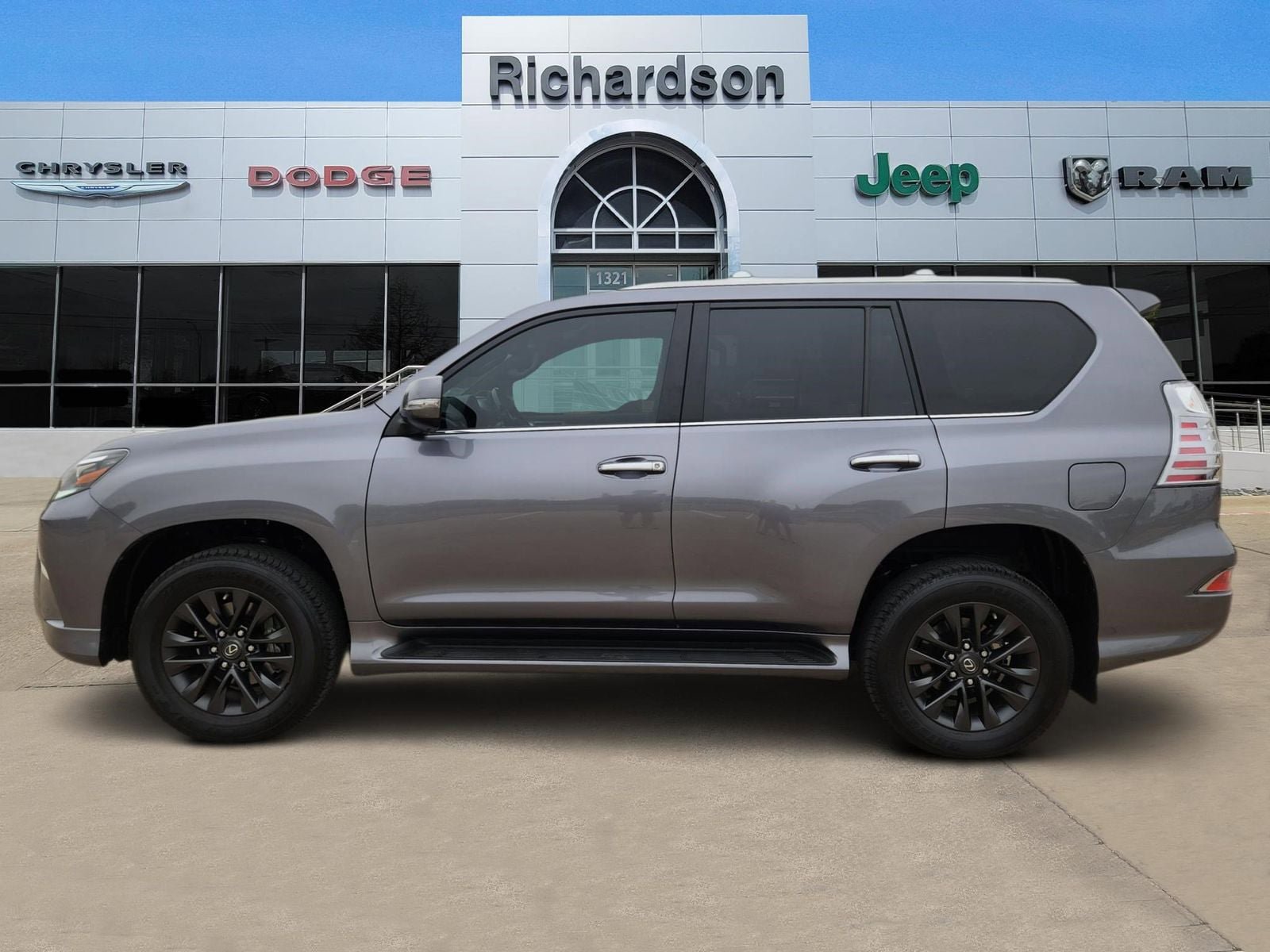 Used 2023 Lexus GX 460 Premium AWD/4WD image 3