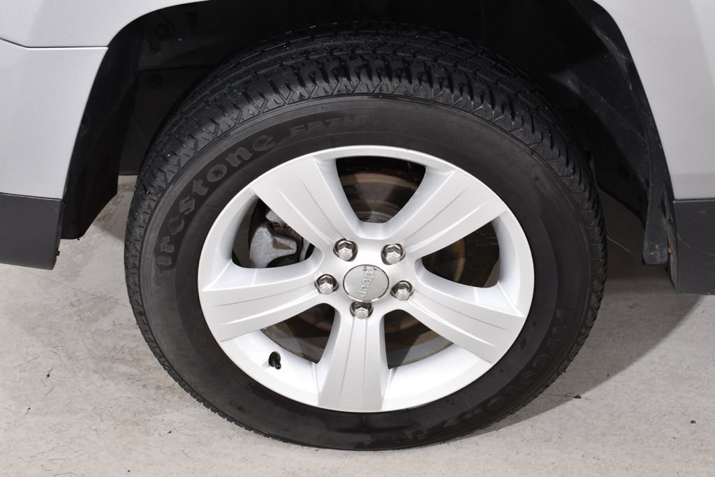 Used 2015 Jeep Patriot Latitude AWD/4WD image 25