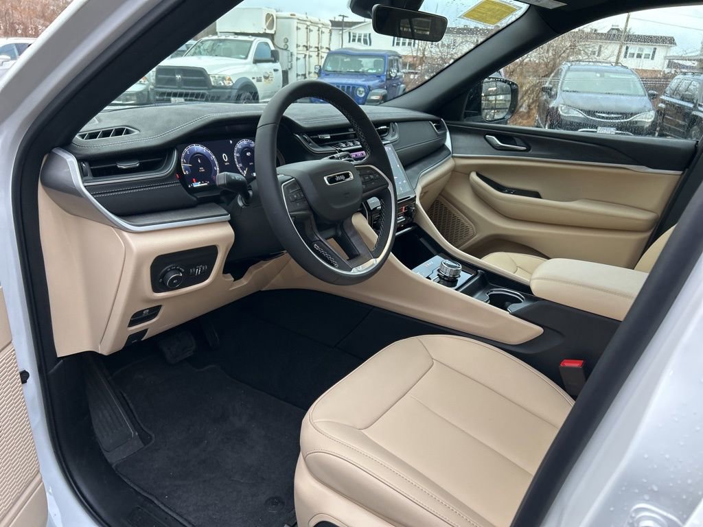 New 2025 Jeep Grand Cherokee Limited image 48