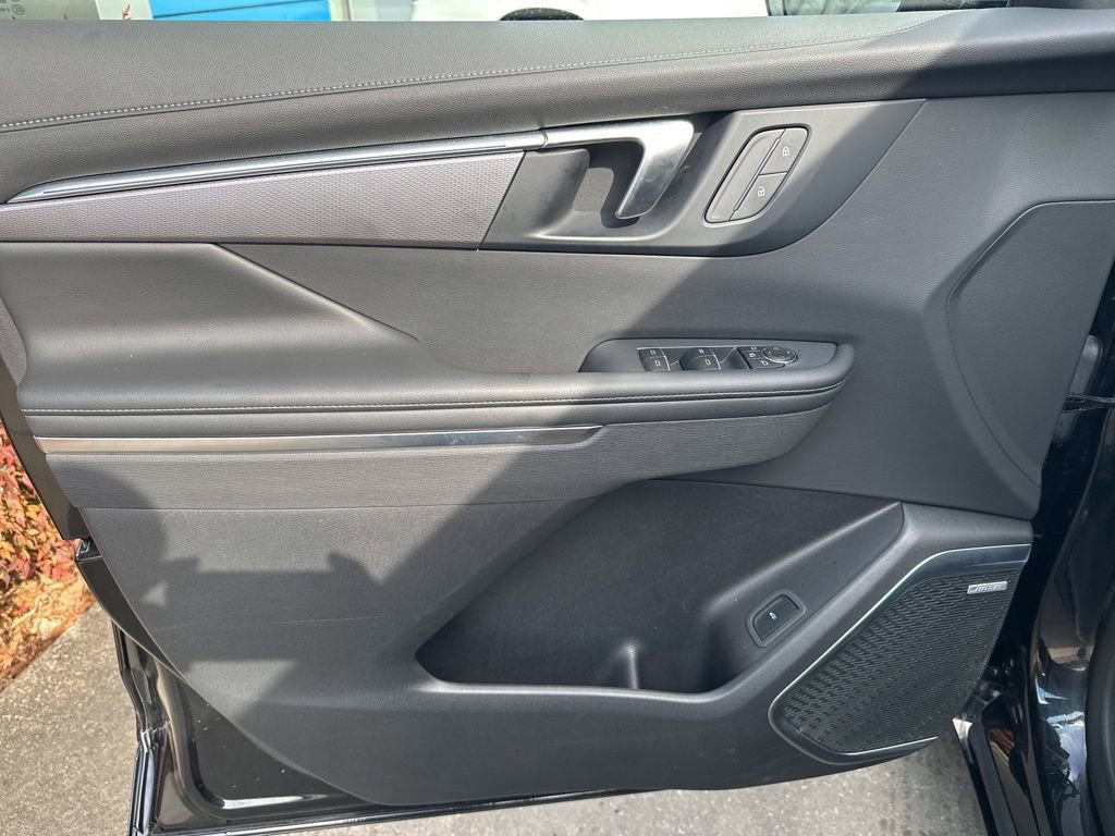 Used 2025 Buick Enclave Sport Touring FWD image 20