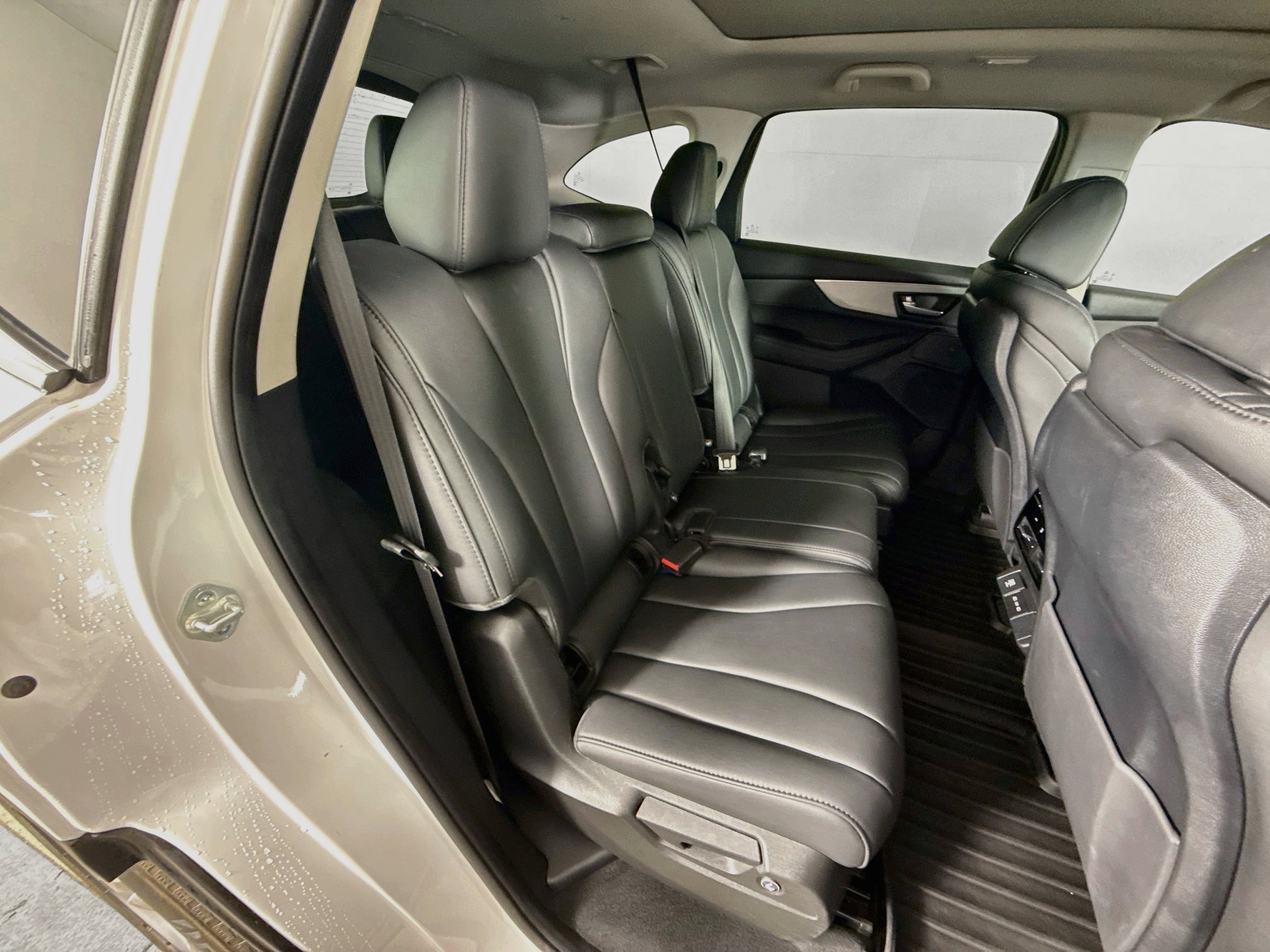 Used 2025 Acura MDX SH-AWD image 37