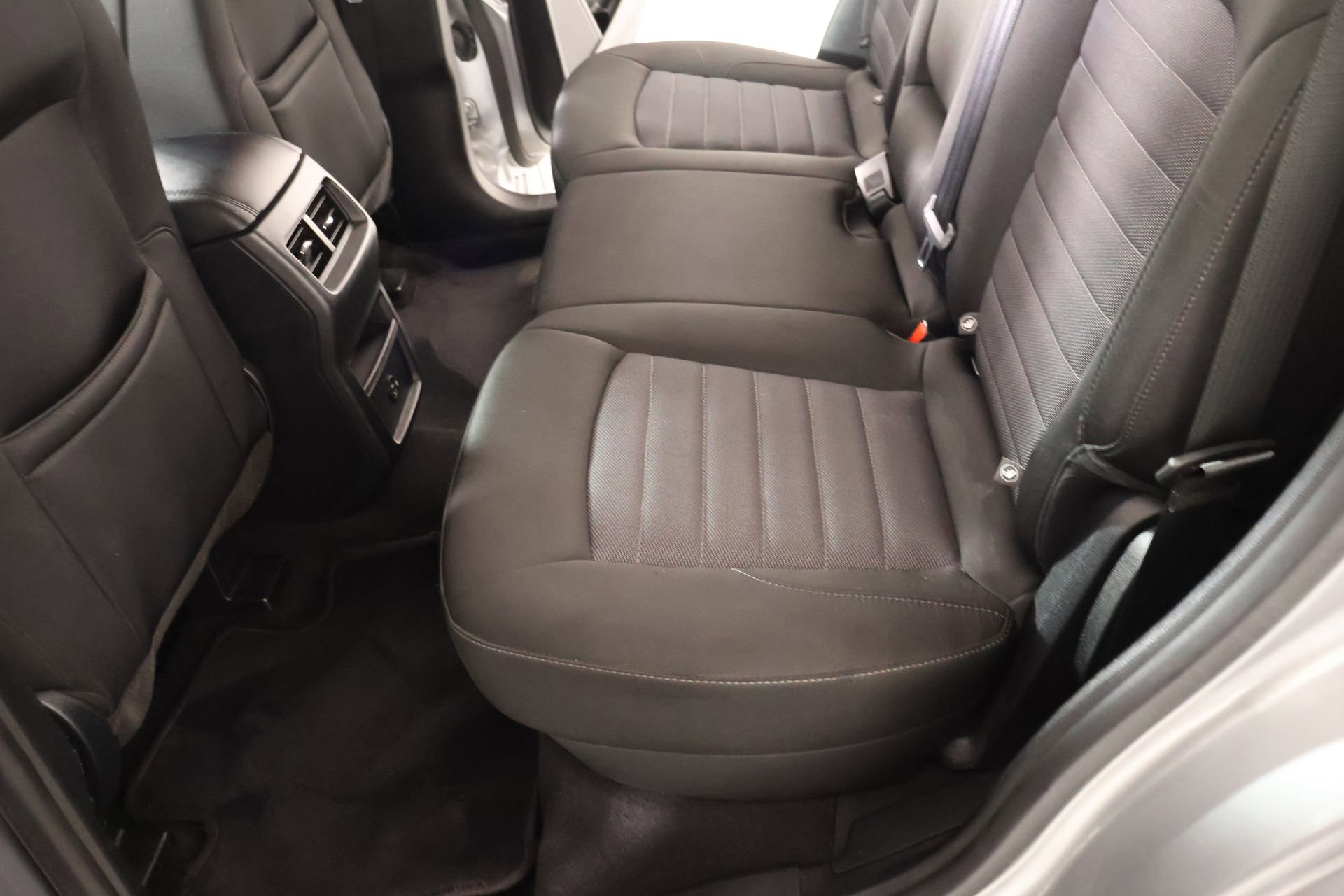 Used 2022 Ford Edge SE image 11