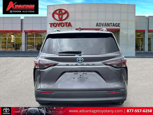 Certified 2025 Toyota Sienna XLE w/ XLE Plus Package AWD/4WD image 8