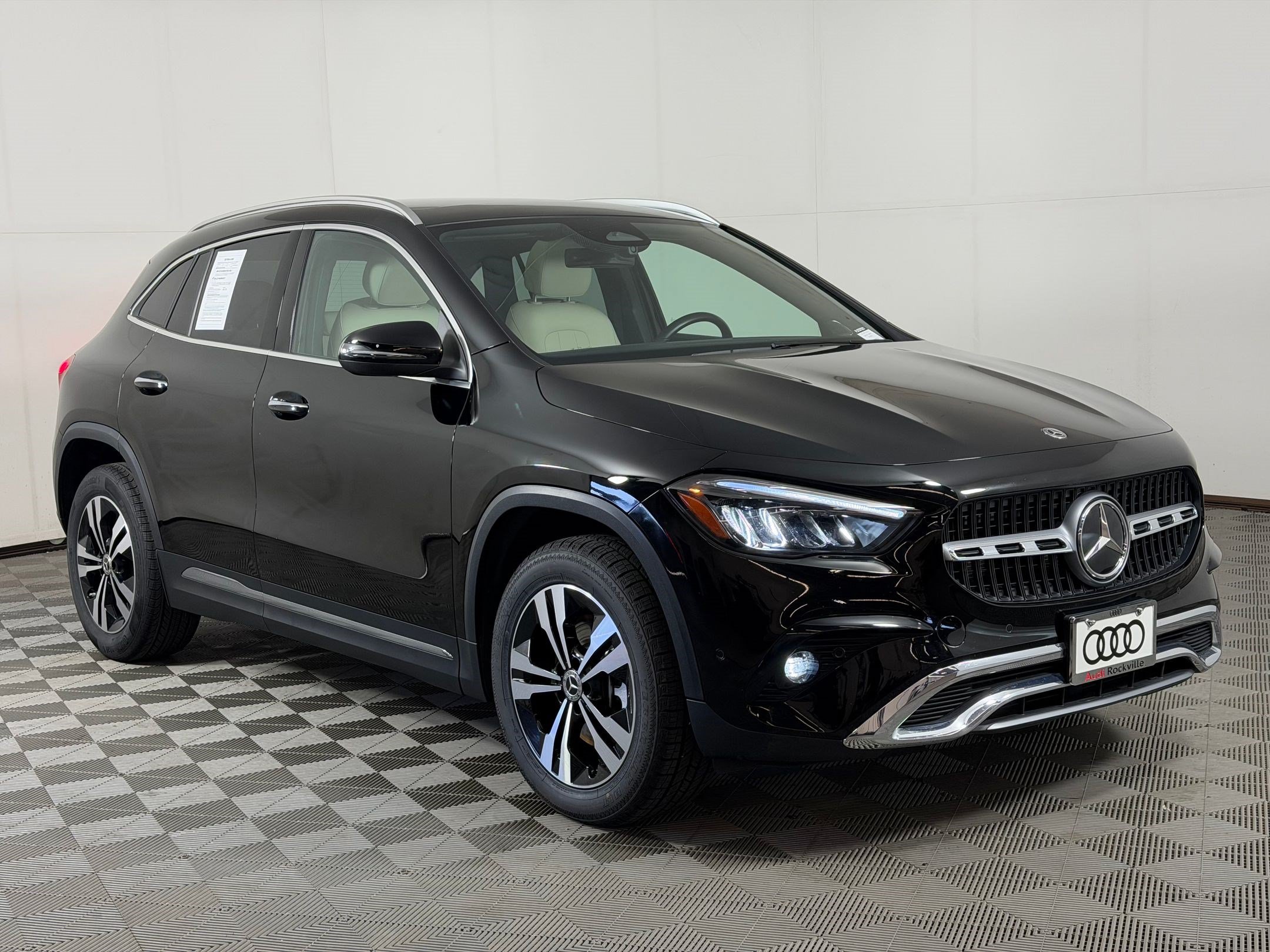 Used 2025 Mercedes-Benz GLA 250 image 7