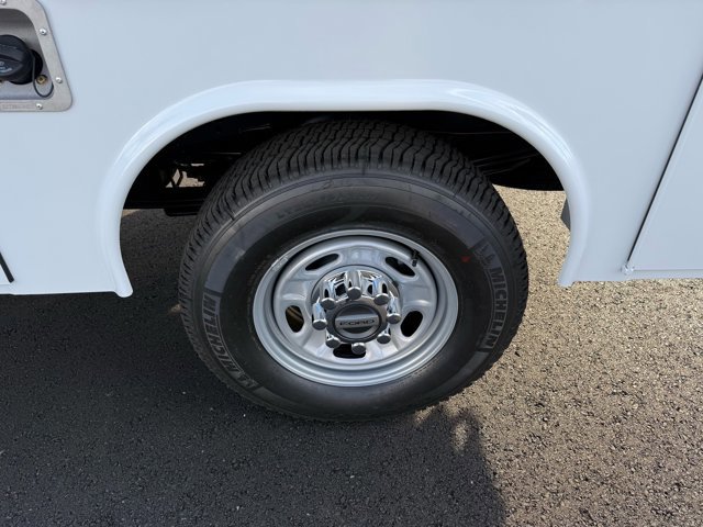 New 2026 Ford F250 XL w/ XL Chrome Package image 27