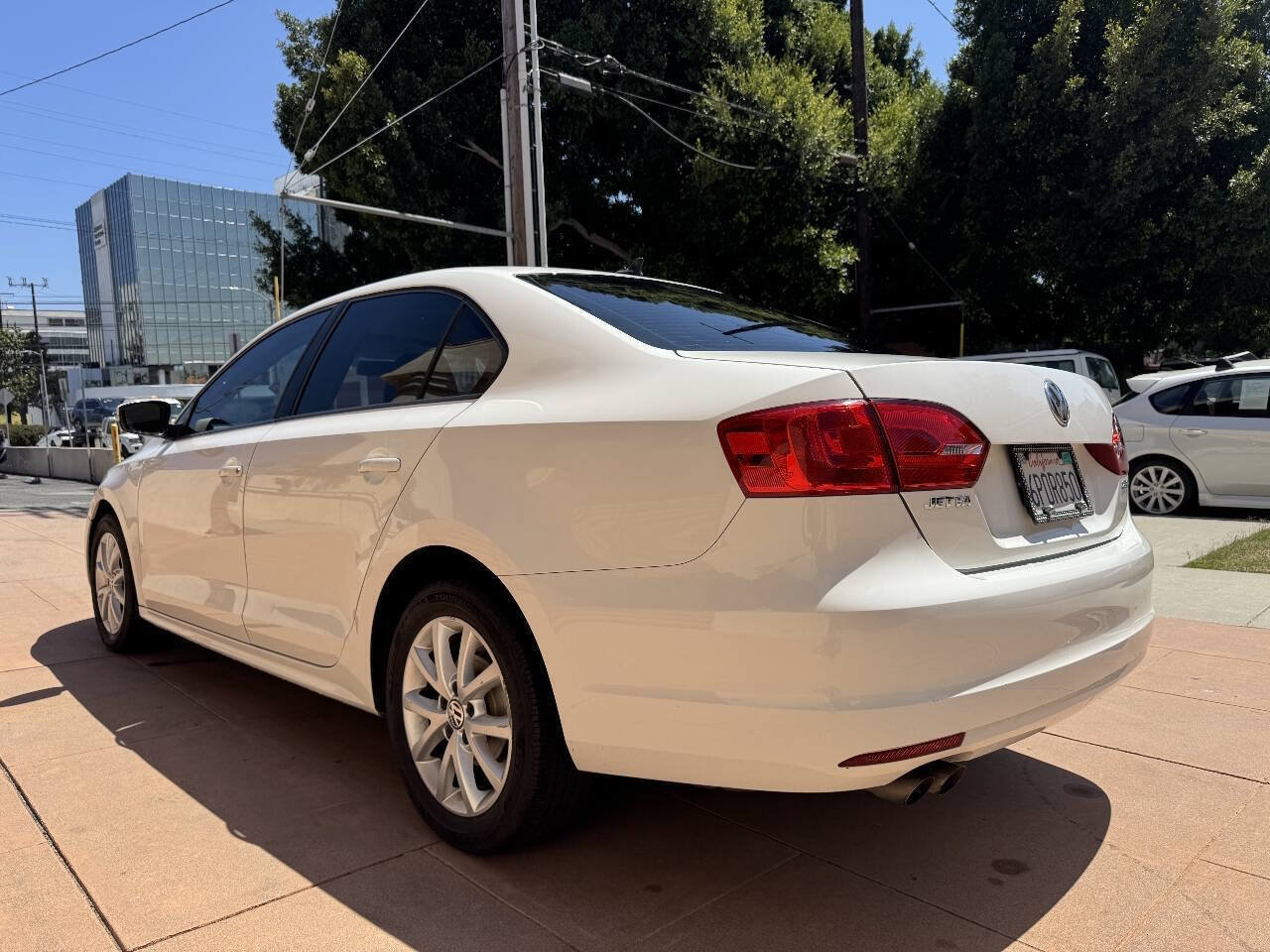 Used 2011 Volkswagen Jetta SE FWD image 3