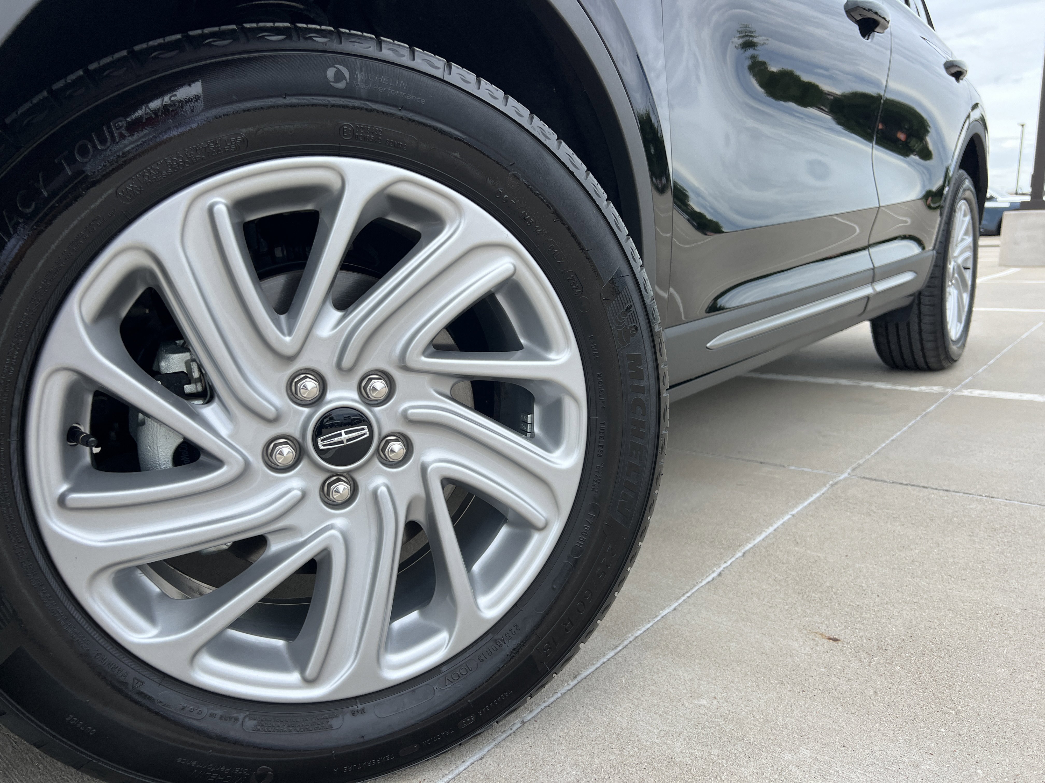 Certified 2024 Lincoln Corsair FWD image 13