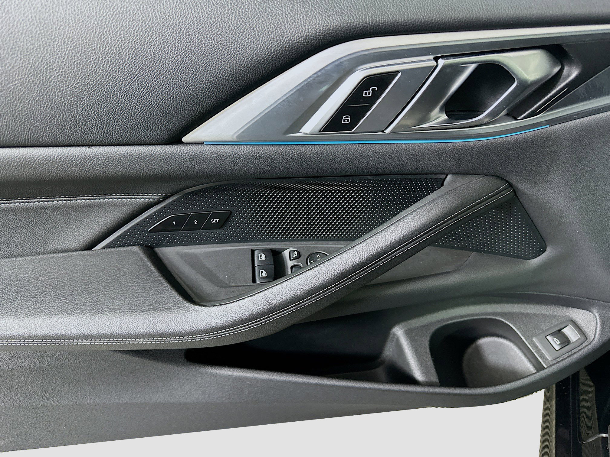 Used 2025 BMW 430i Coupe w/ Premium Package image 15