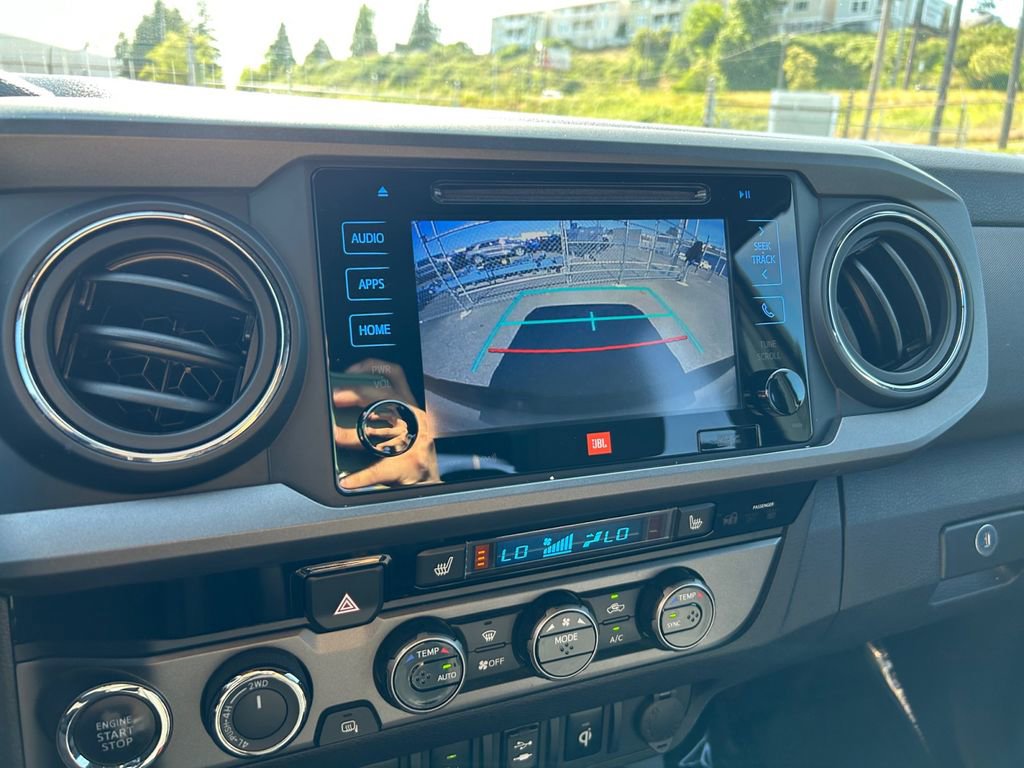 Used 2016 Toyota Tacoma TRD Off-Road AWD/4WD image 18