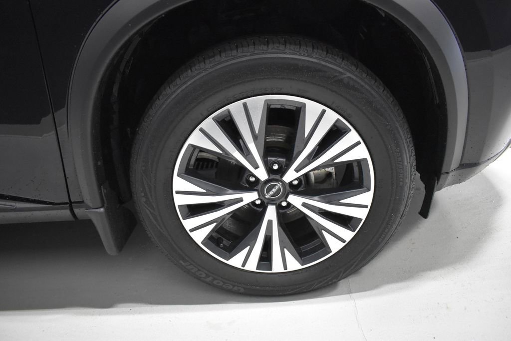 Certified 2023 Nissan Rogue SV image 10