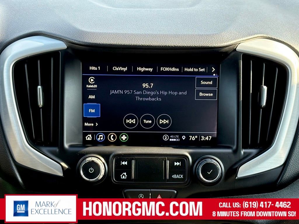 Used 2024 GMC Terrain SLT image 29