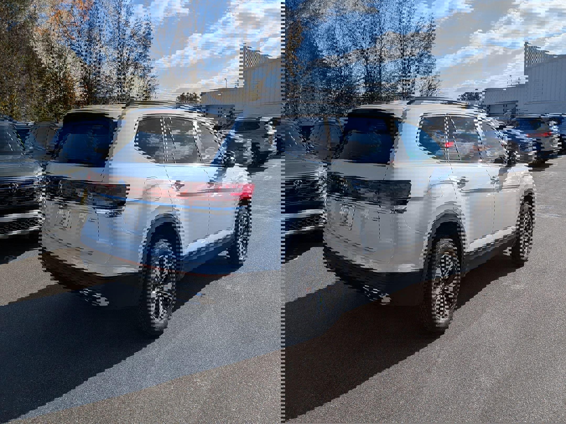 New 2026 Volkswagen Atlas SE image 3