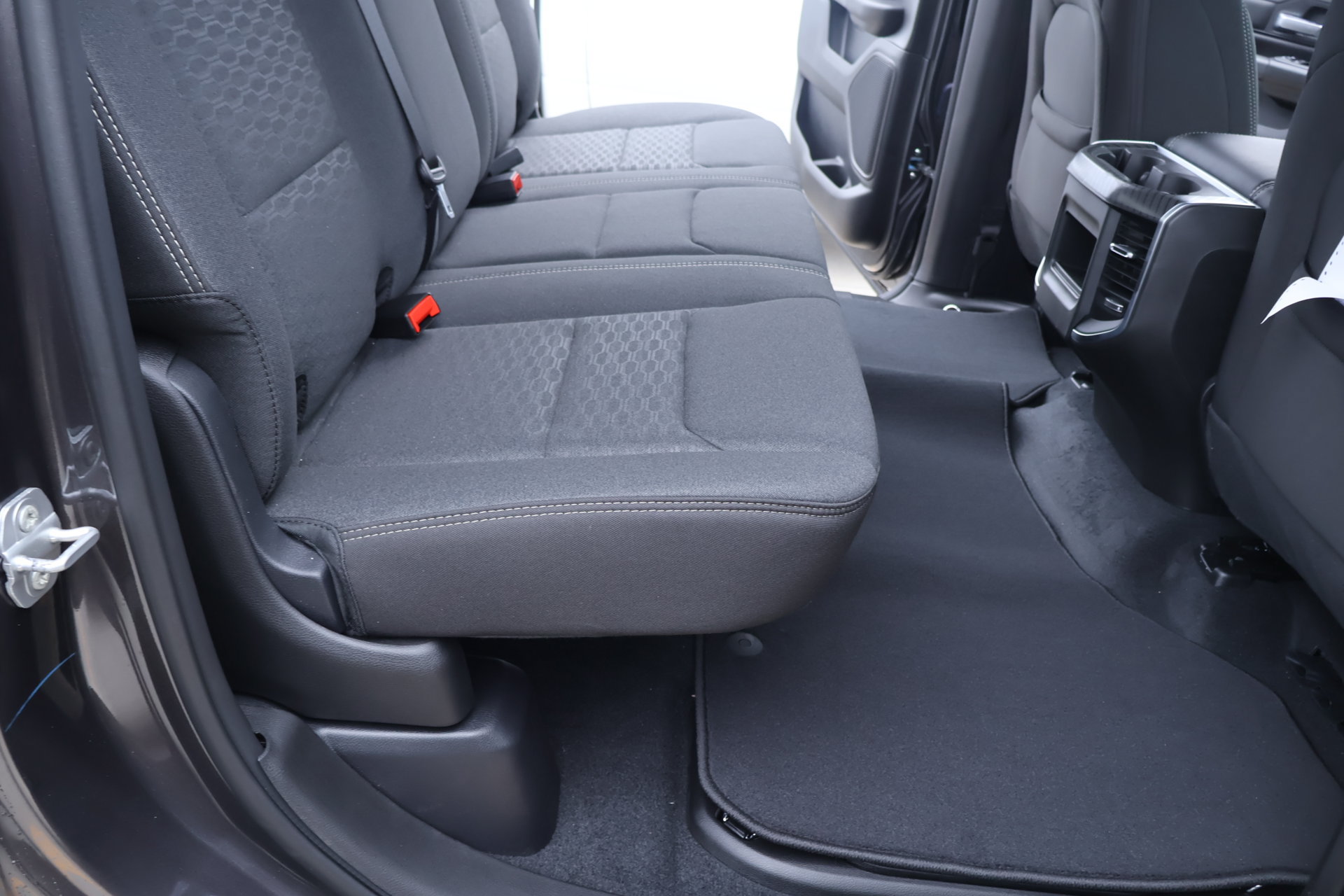 New 2027 RAM 1500 Express AWD/4WD image 13