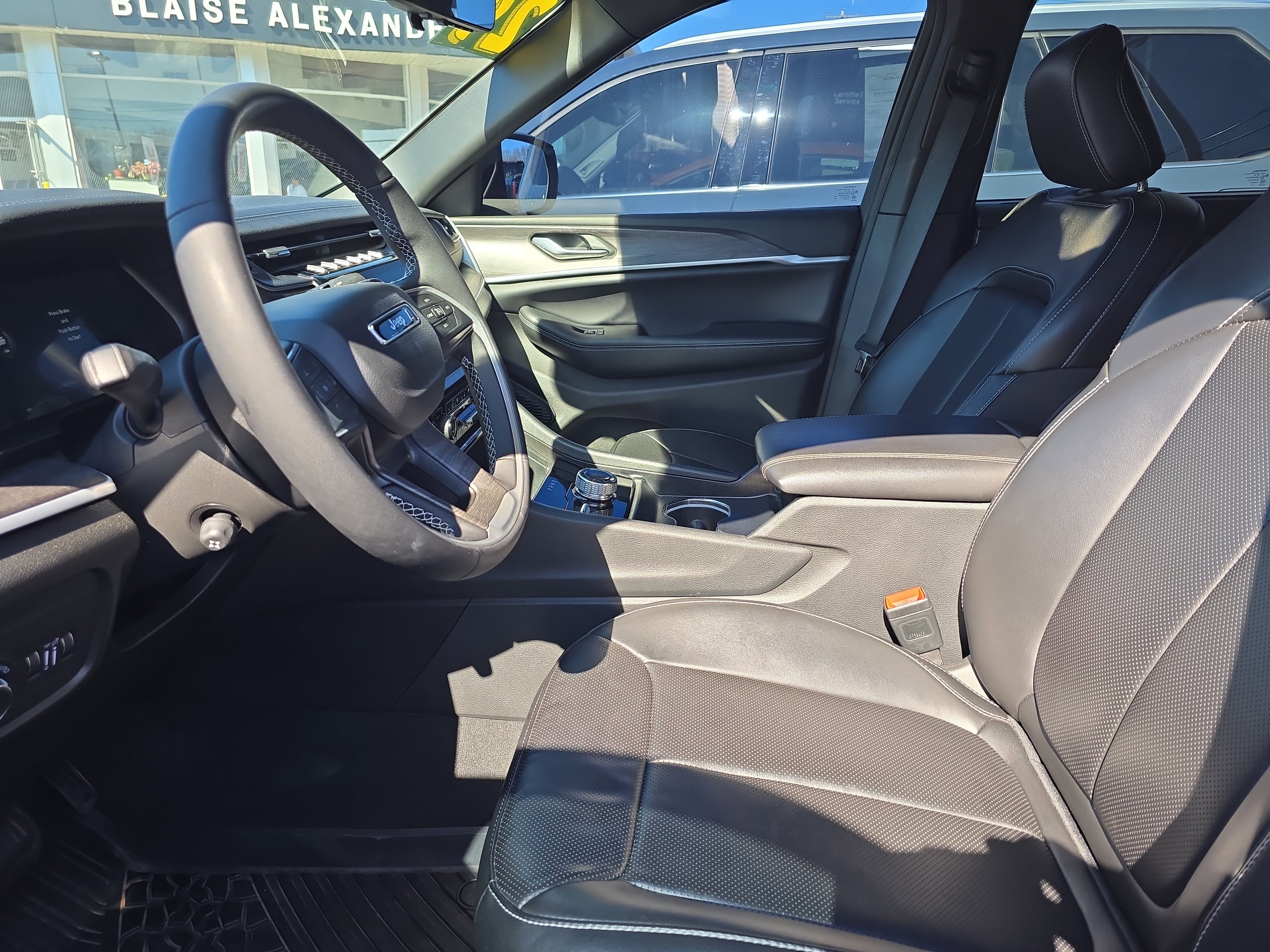 Used 2020 Jeep Grand Cherokee Overland image 11