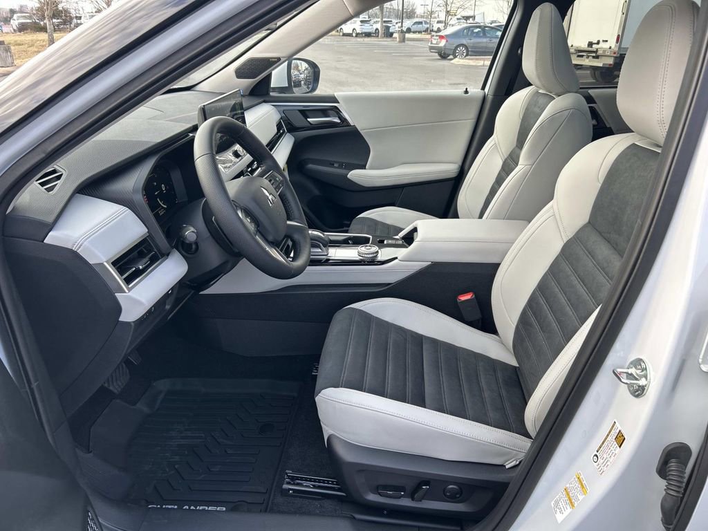 New 2026 Mitsubishi Outlander SE image 21