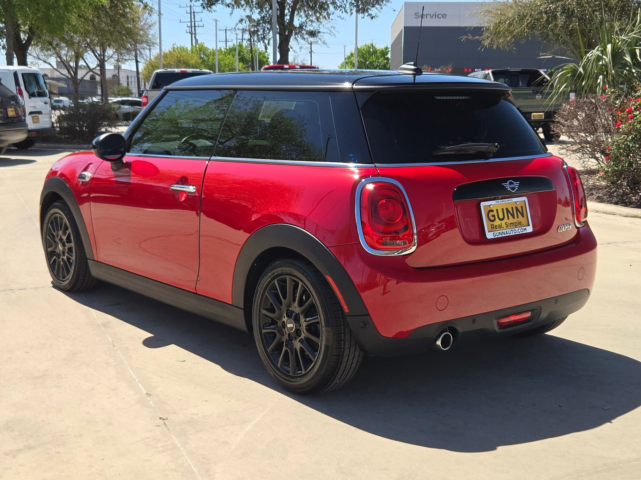 Used 2019 MINI Cooper 2-Door Hardtop image 5
