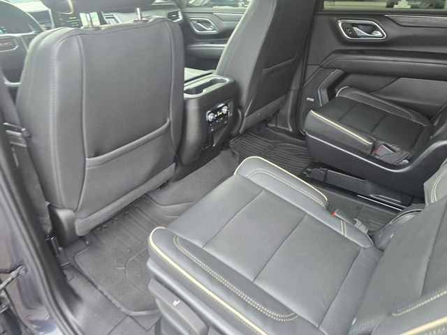 Used 2023 GMC Yukon XL SLT w/ SLT Premium Package image 13
