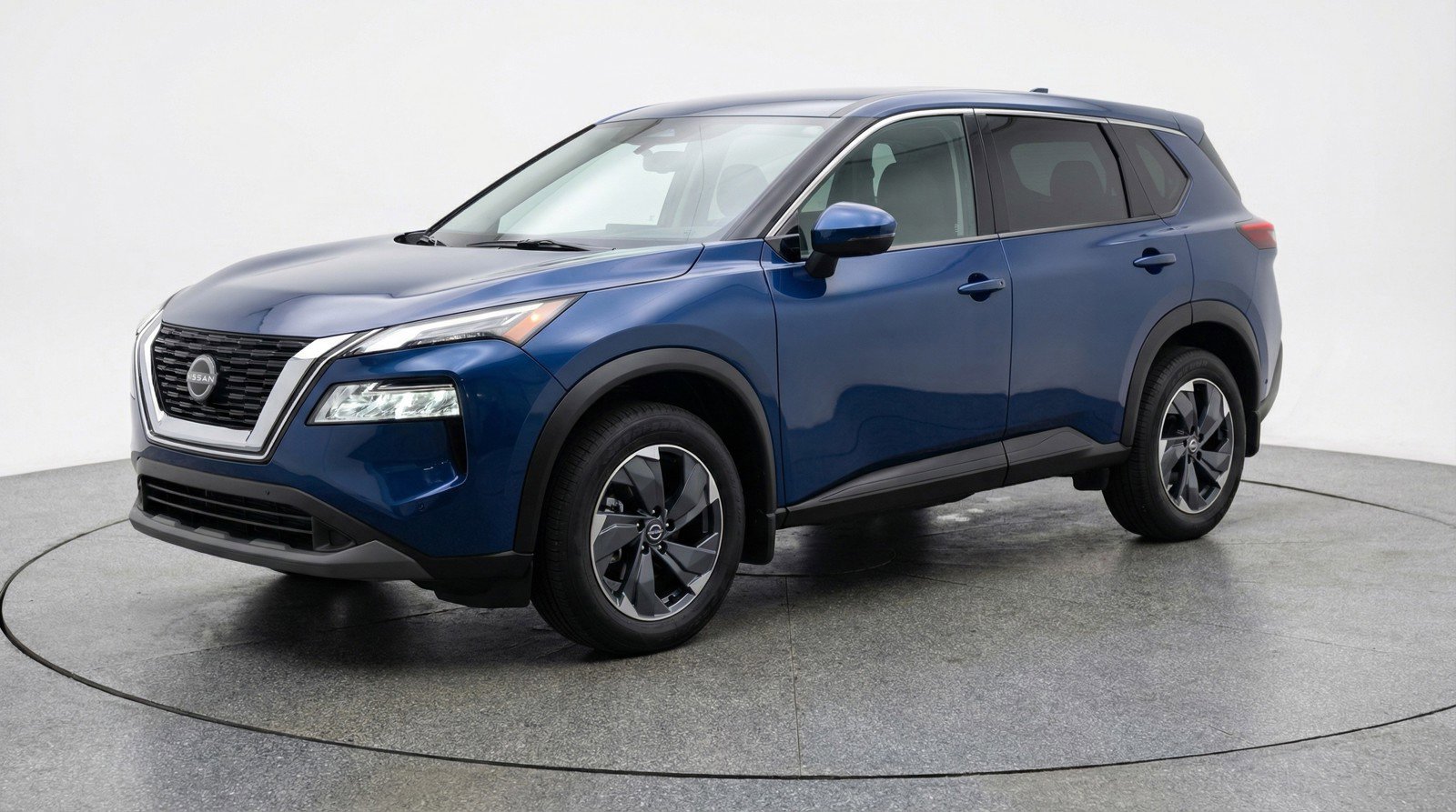 Used 2025 Nissan Rogue SV image 3