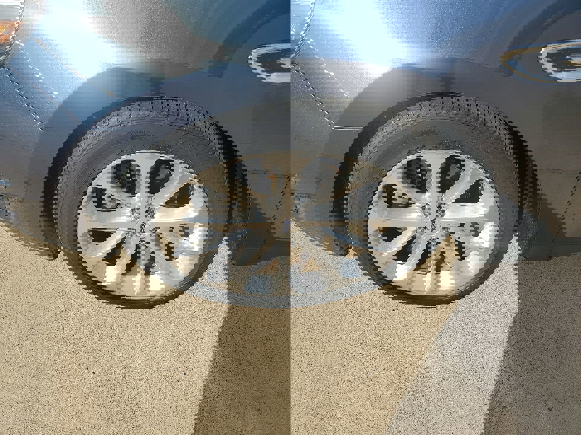 Used 2018 Ford Taurus Limited w/ Driver Assist Package image 40