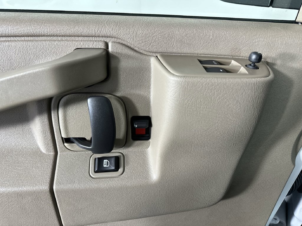 Used 2026 Chevrolet Express 2500 w/ Communications Package RWD image 23