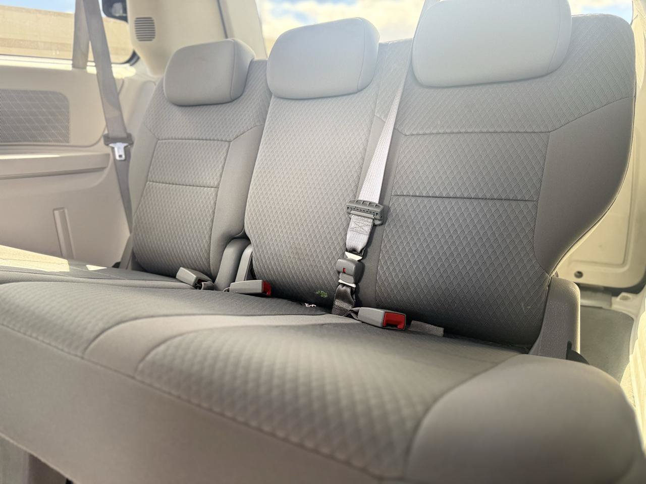 Used 2010 Chrysler Town & Country Touring FWD image 44