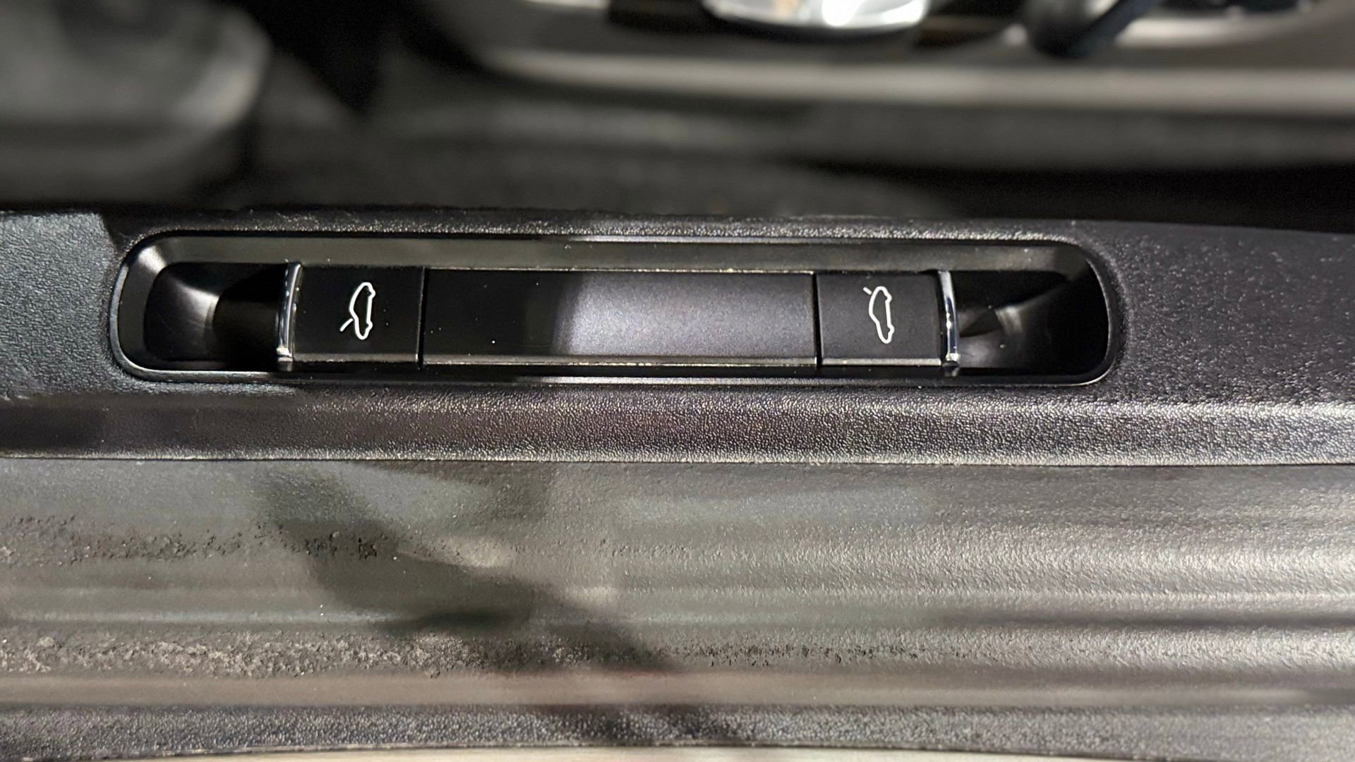 Used 2014 Porsche 911 Carrera 4S image 32