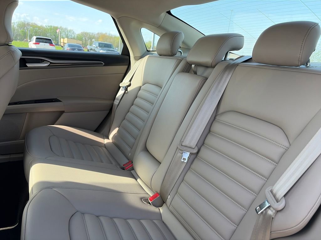 Used 2019 Ford Fusion SEL FWD image 31