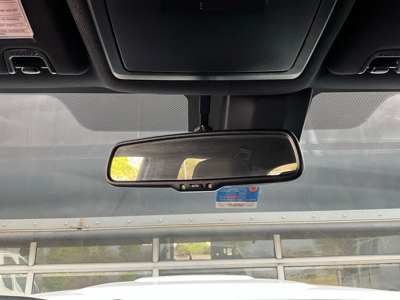 Used 2019 Toyota Tacoma TRD Sport w/ Technology Package image 17