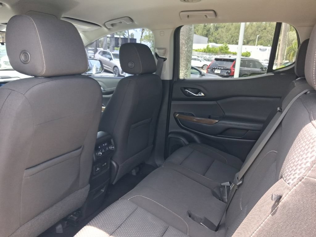 Used 2021 GMC Acadia SLE w/ Driver Convenience Package FWD image 6