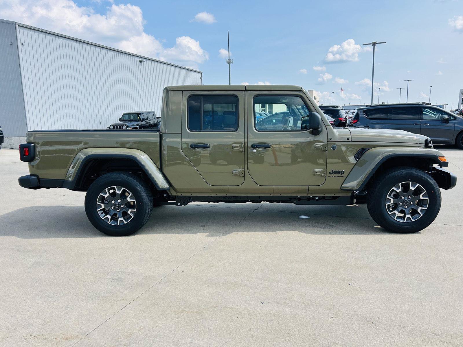 New 2026 Jeep Gladiator Sport AWD/4WD image 37