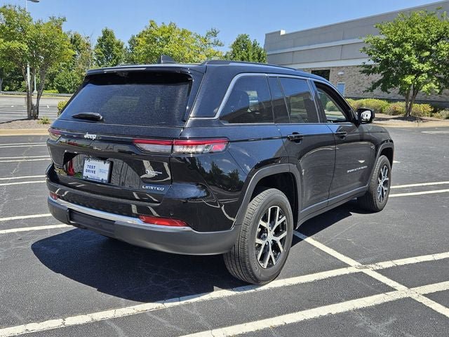 Used 2023 Jeep Grand Cherokee Limited w/ Luxury Tech Group II AWD/4WD image 9