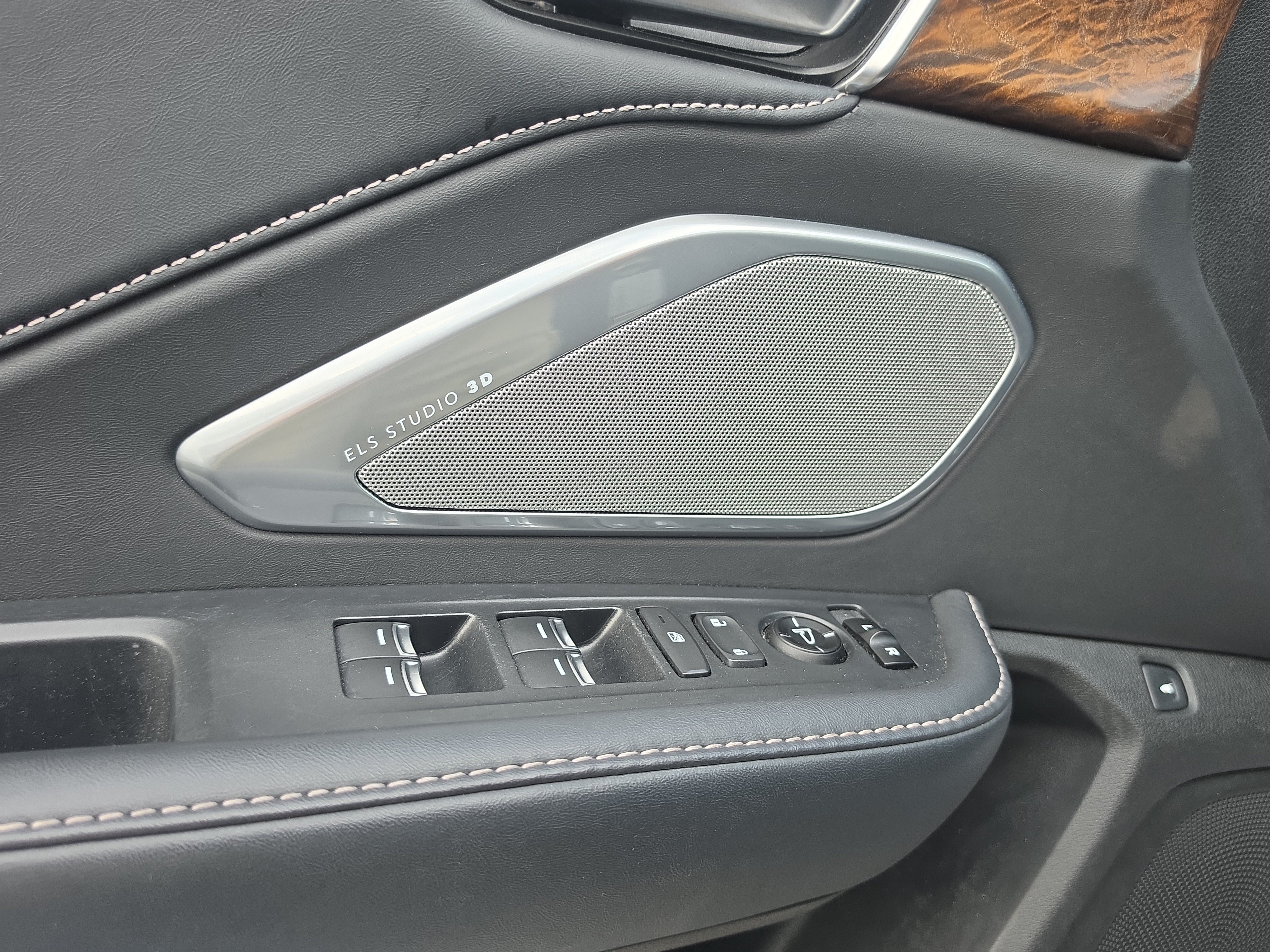 Used 2019 Acura RDX w/ Advance Package AWD/4WD image 18