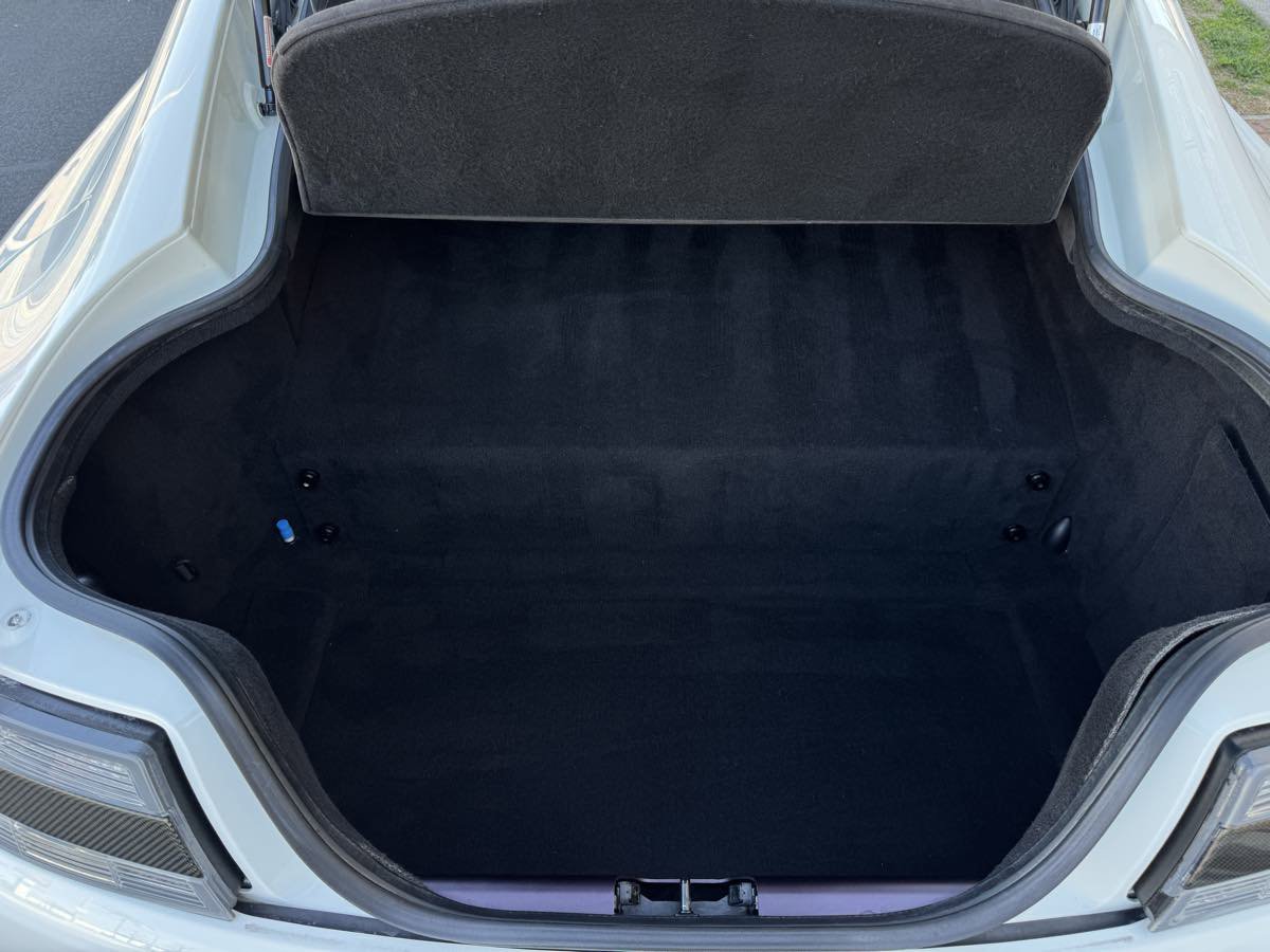 Used 2011 Aston Martin V8 Vantage S image 32