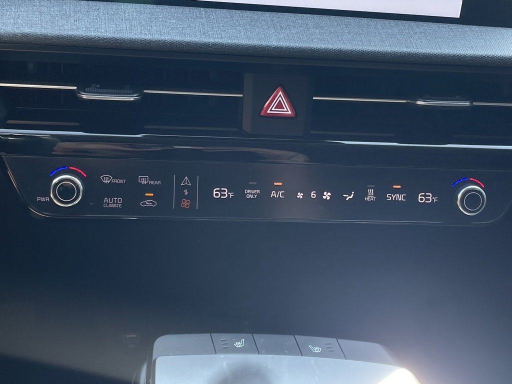 Certified 2024 Kia EV6 Light image 17