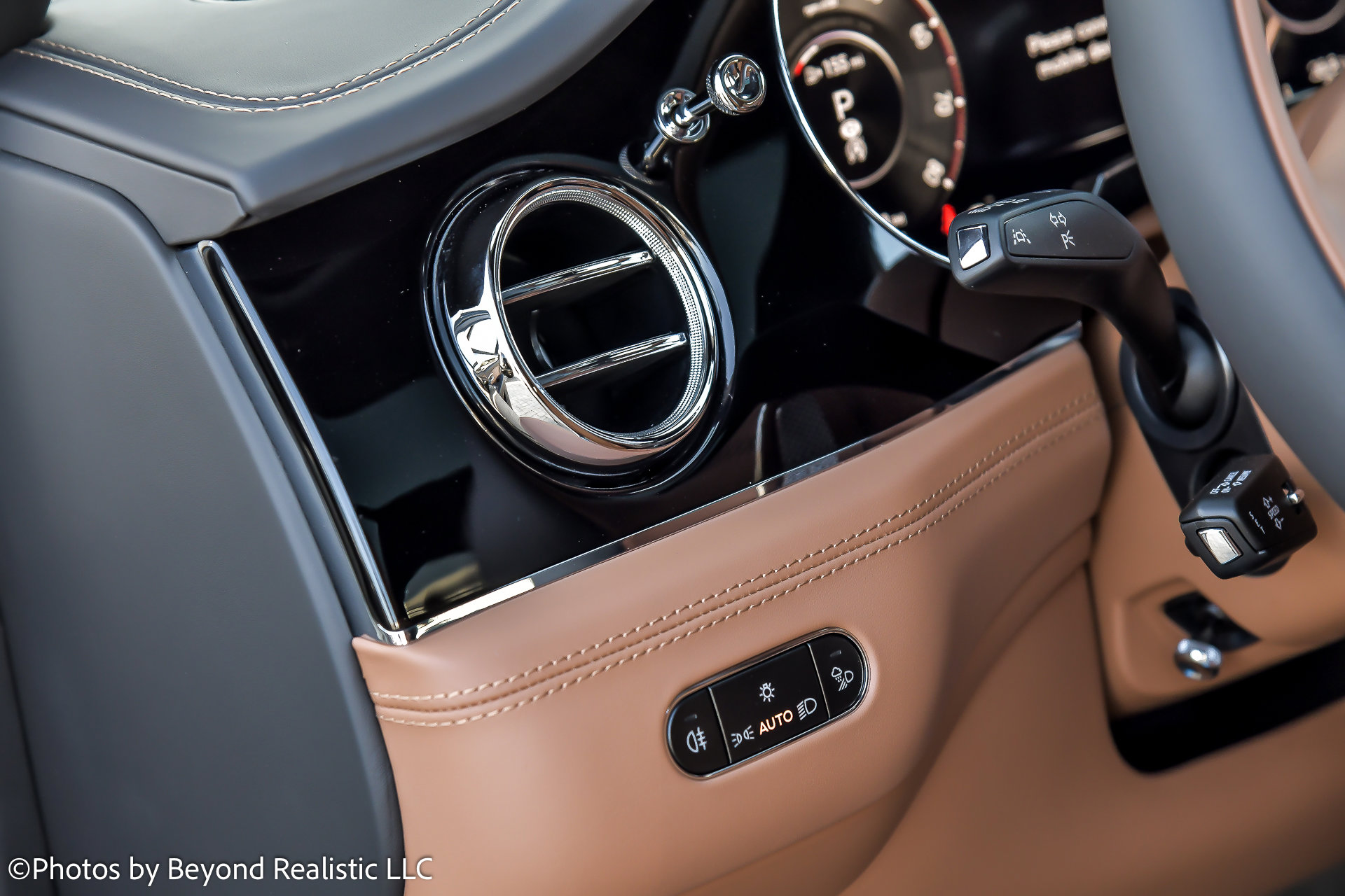 Used 2024 Bentley Bentayga Extended Wheelbase image 29