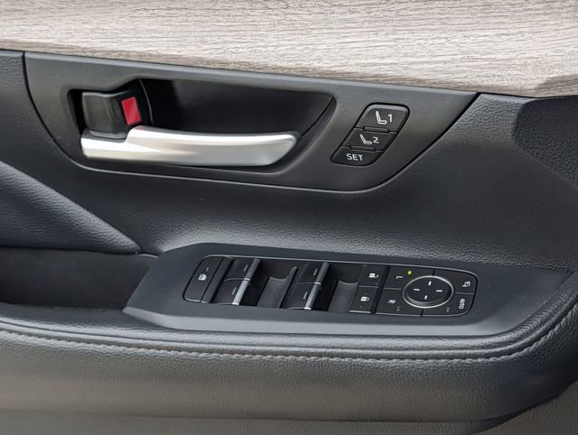 Used 2024 Toyota Grand Highlander AWD image 24