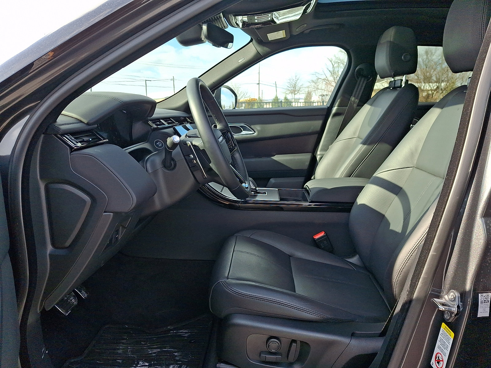 Used 2026 Land Rover Range Rover Velar Dynamic SE image 13