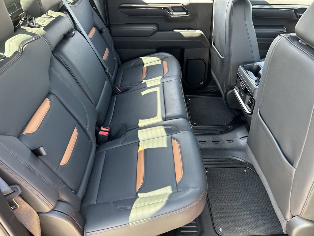 Used 2025 GMC Sierra 1500 AT4 w/ Technology Package AWD/4WD image 26