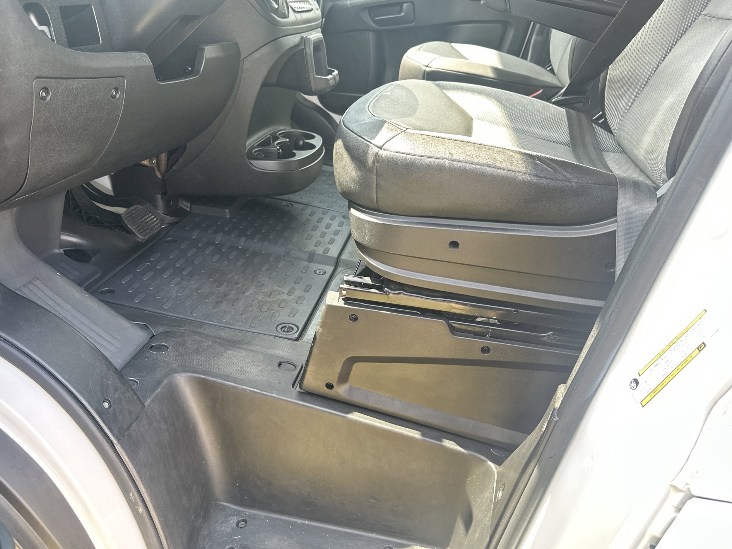 Used 2024 RAM ProMaster 2500 w/ Convenience Group FWD image 9