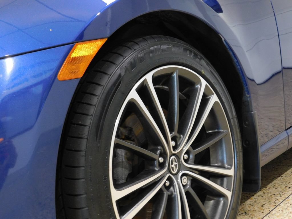 Used 2015 Scion FR-S RWD image 16