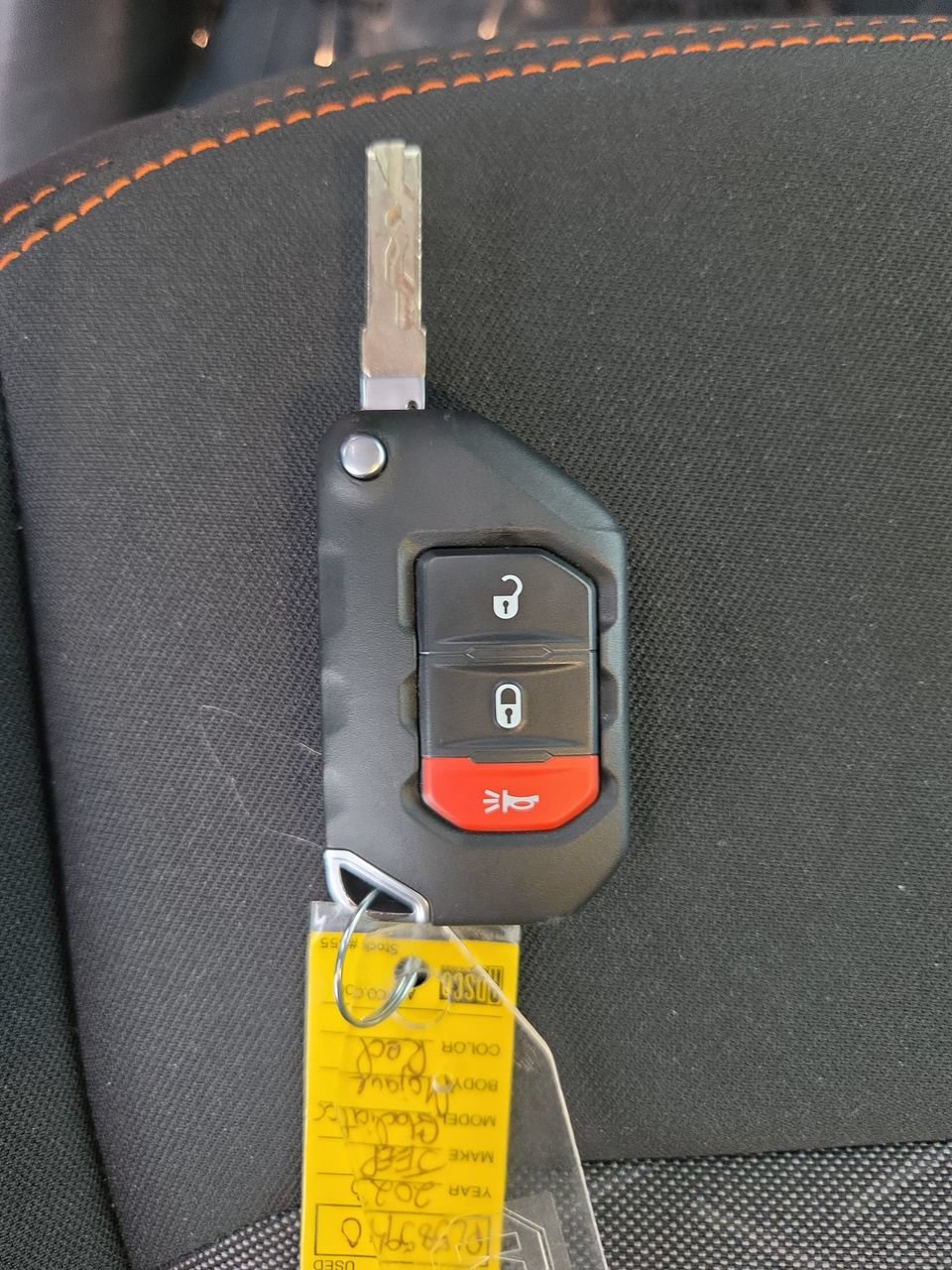 Used 2023 Jeep Gladiator Mojave AWD/4WD image 33